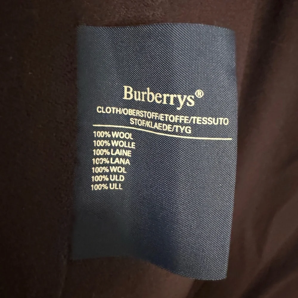 Vintage Trench Coat - Burberry - 40 Regular - removable wool liner - Picture 9 of 12